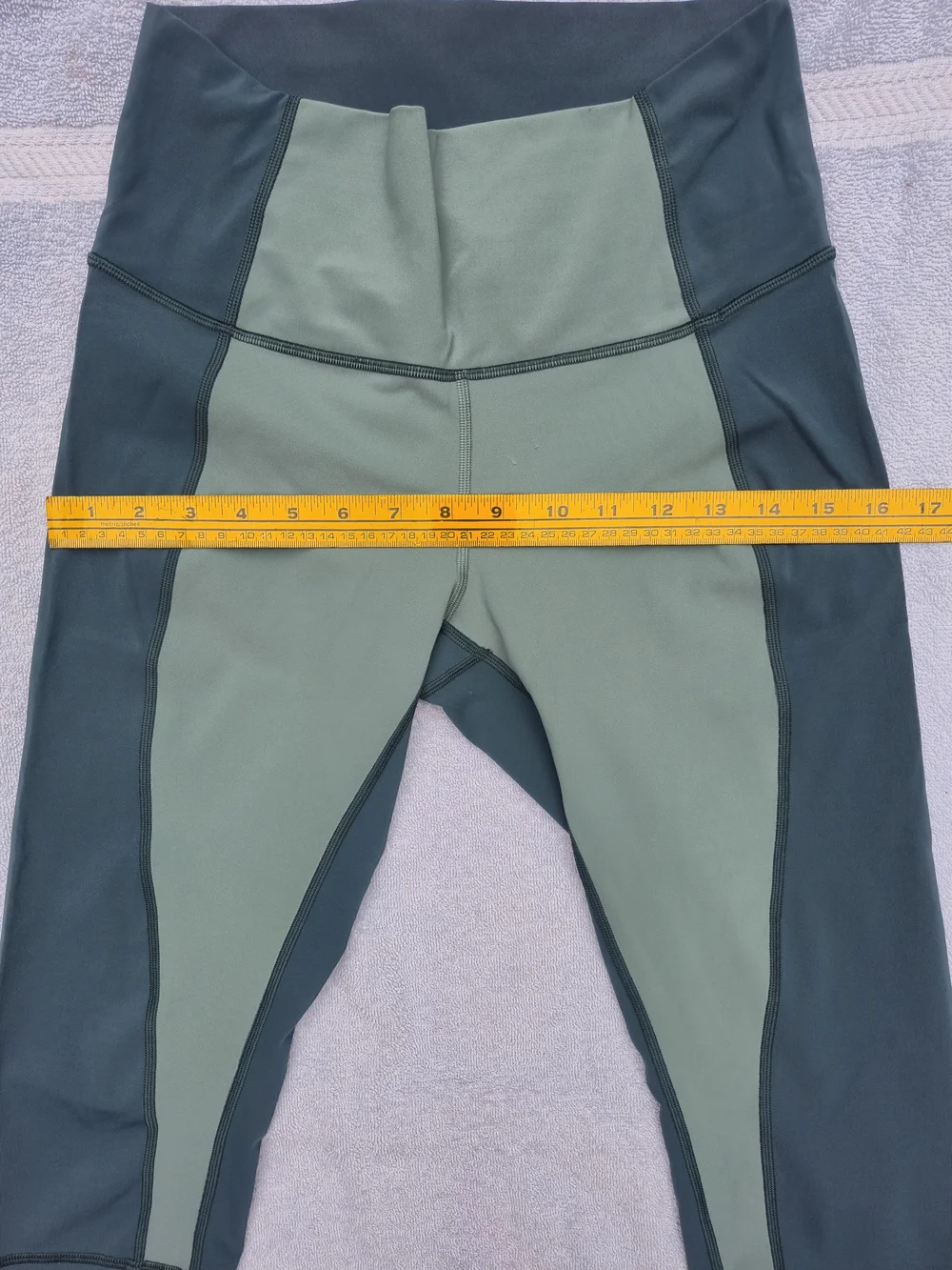 lululemon athletica Two-Tone Olive & Forest Green High-Rise Capri Leggings